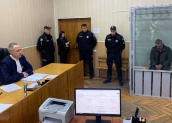 “Вистрілив син”, – старший із підозрюваний в нападі на поліцейських в суді (ВІДЕО)