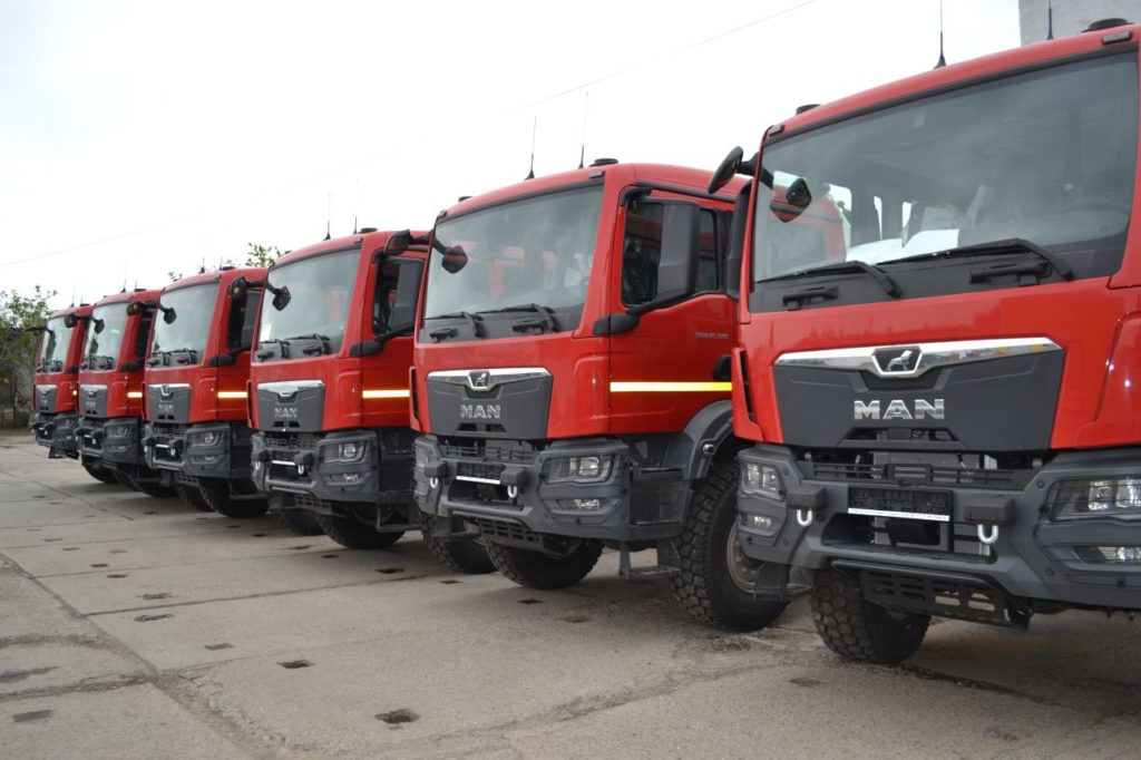 Миколаївські енергетики отримали 6 автовишок для ремонтних робіт (ФОТО) 1