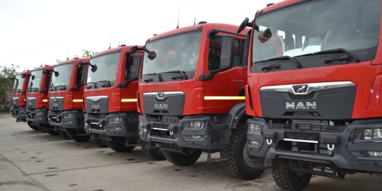 Миколаївські енергетики отримали 6 автовишок для ремонтних робіт (ФОТО)