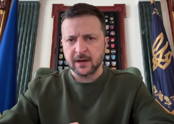«Україна витримує удари, бо завжди є кому стати опорою для життя» – звернення Зеленського (ВІДЕО)