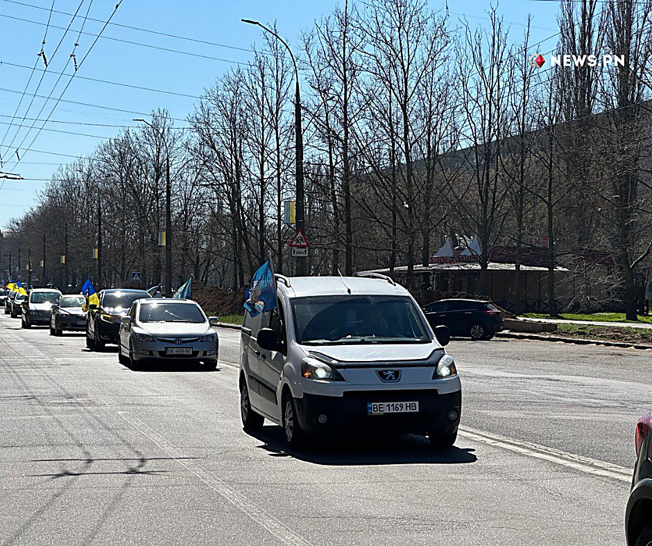 У Миколаєві пройшов автопробіг на підтримку військовополонених (ФОТО) 8