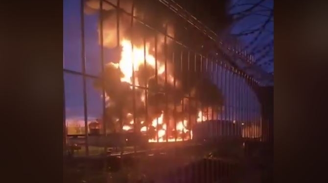 У Воронежі теж палає НПЗ (ВІДЕО)