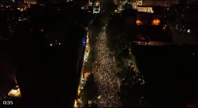 В Тбілісі відбулась багатотисячна демонстрація проти законопроекту про «іноагентів» – із сутичками та водометами (ВІДЕО)