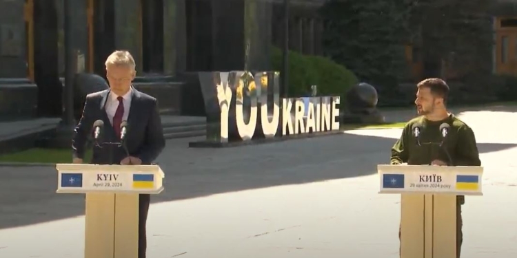 Генсек НАТО Столтенберг прибув з неоголошеним візитом і зустрівся з Зеленським. Говорили про 100 млрд євро (ВІДЕО)