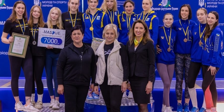 Миколаївські фехтувальники здобули ще кілька нагород на чемпіонаті України (ФОТО)