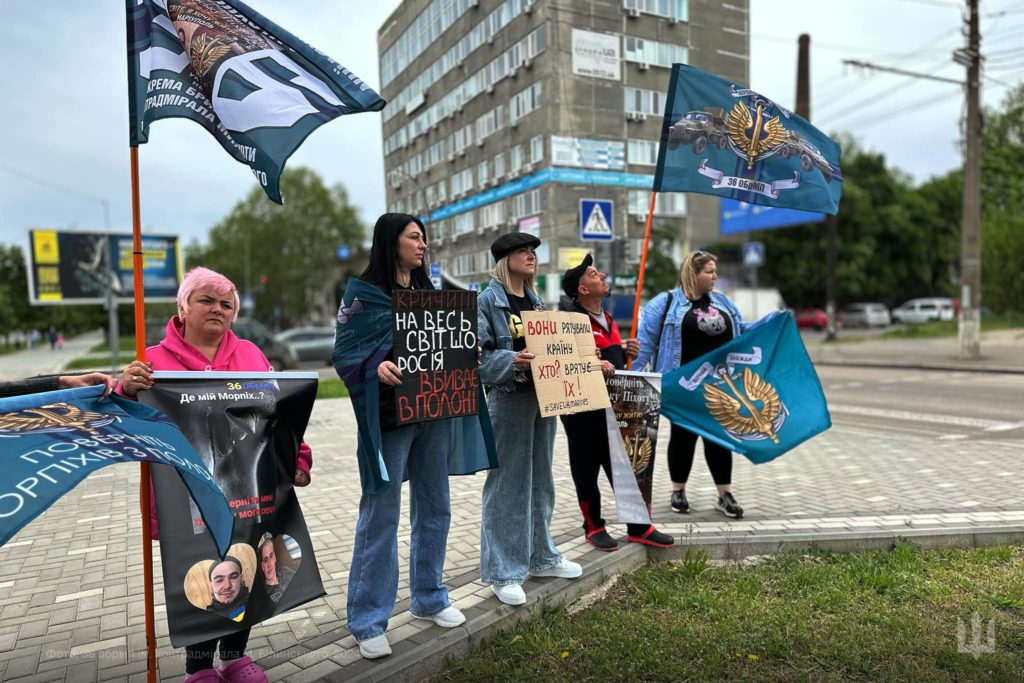 У Миколаєві відбулась чергова акція на підтримку військовополонених захисників (ФОТО) 19