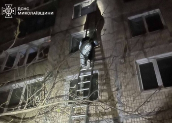 В Миколаєві горіла 9-поверхівка на Космонавтів (ФОТО)
