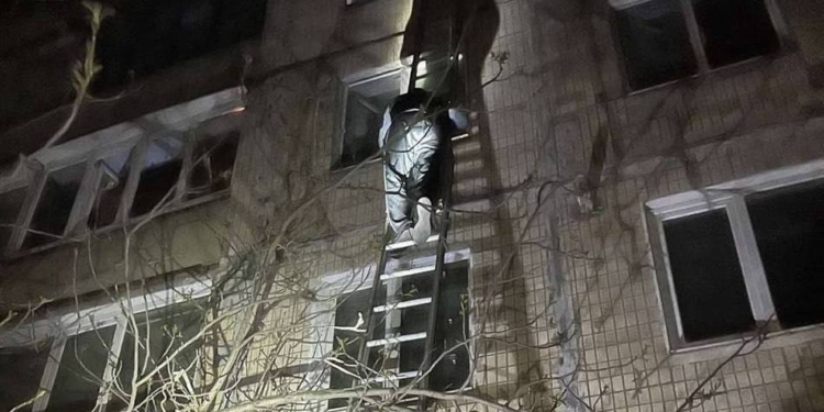 В Миколаєві горіла 9-поверхівка на Космонавтів (ФОТО)