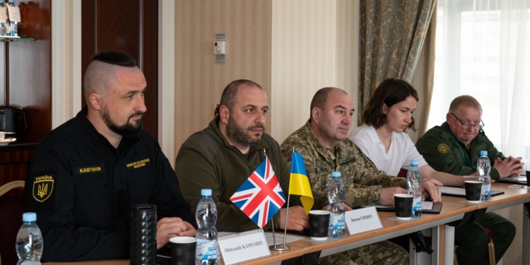 Україна та Велика Британія підписали угоду про співпрацю в обороні. Що в ній (ФОТО)