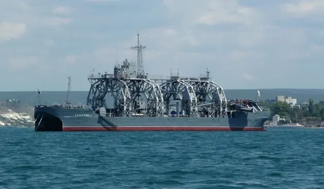 У ВМС підтвердили ураження російського корабля "коммуна" 1
