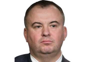 Головне – вчасно: НАБУ розшукує колишнього першого заступника секретаря РНБО, обвинуваченого у зловживаннях при закупівлі автівок для армії, Олега Гладковського
