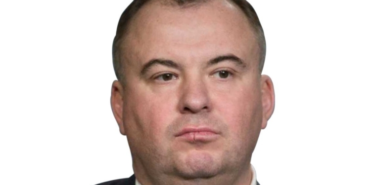 Головне – вчасно: НАБУ розшукує колишнього першого заступника секретаря РНБО, обвинуваченого у зловживаннях при закупівлі автівок для армії, Олега Гладковського