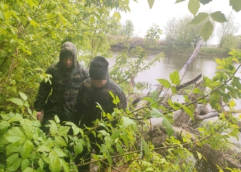 Тікали з Німеччини в Україну від безробіття – брати перепливли Західний Буг, але зустріли прикордонників (ФОТО)
