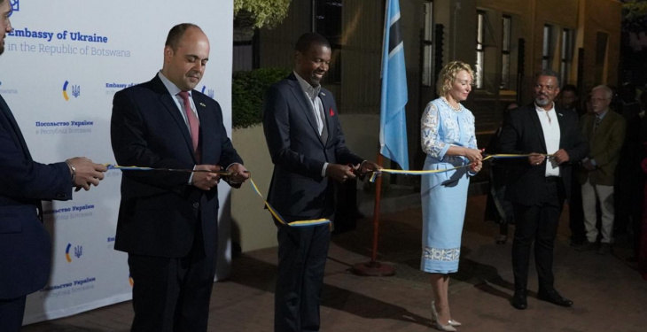 Україна відкрила 16-е посольство в Африці (ФОТО)