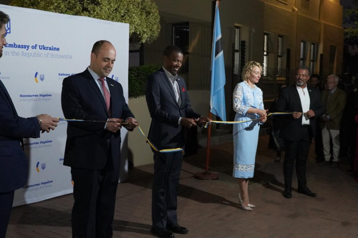 Україна відкрила 16-е посольство в Африці (ФОТО) 3