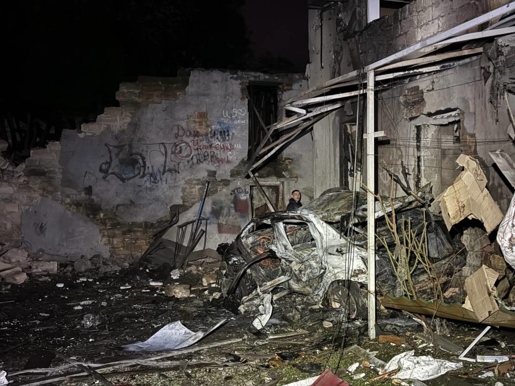Внаслідок нічної повітряної атаки на Одесу 7 поранених (ФОТО) 5