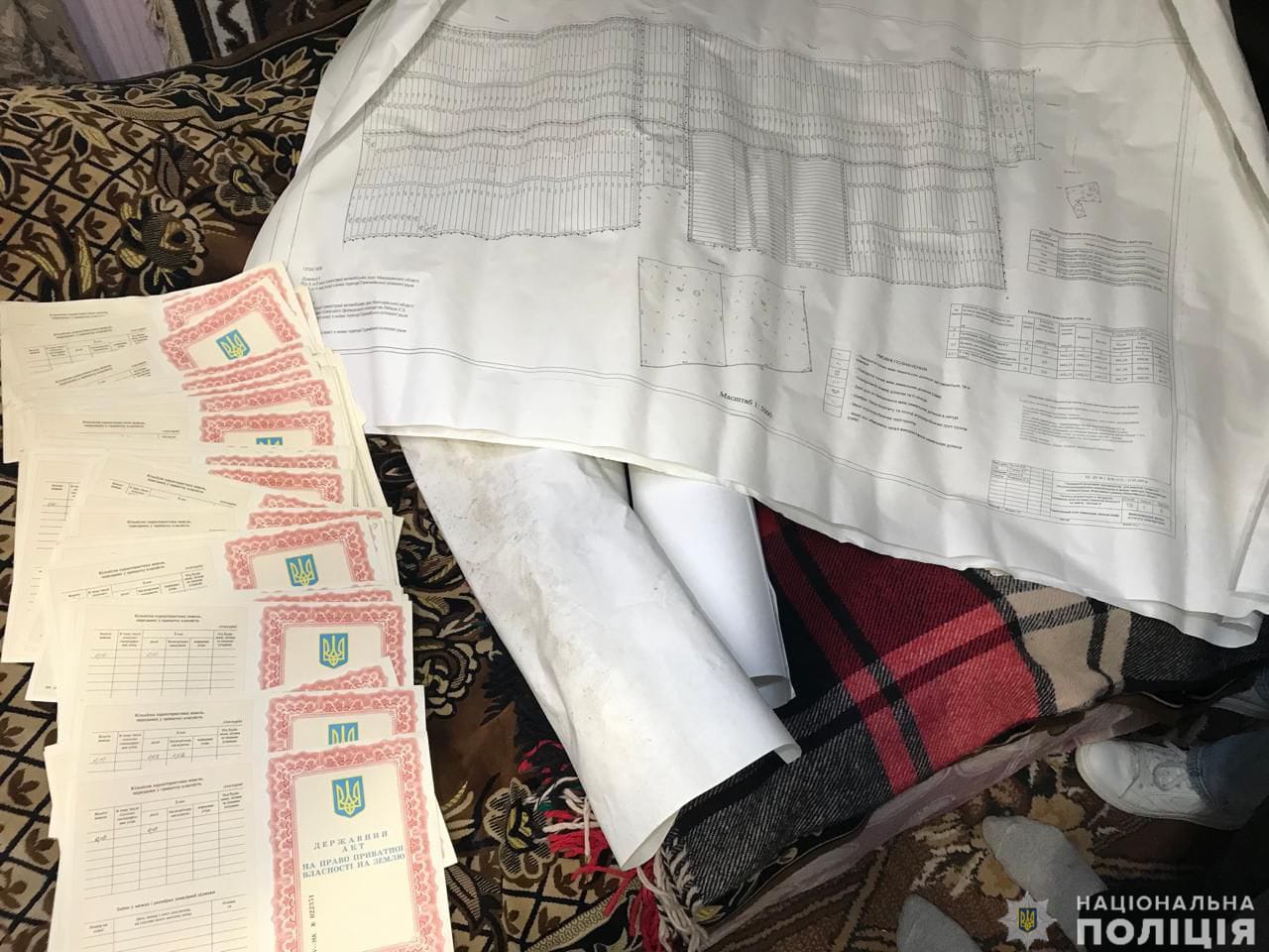 Незаконно приватизували 14 га: на Миколаївщині повідомили про підозру посадовій особі ГУ Держгеокадастру в області та двом інженерам-землеврядникам (ФОТО)