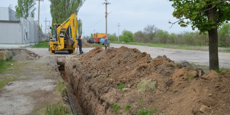 «Миколаївводоканал» почав прокладати нові труби у Корабельному районі (ФОТО)
