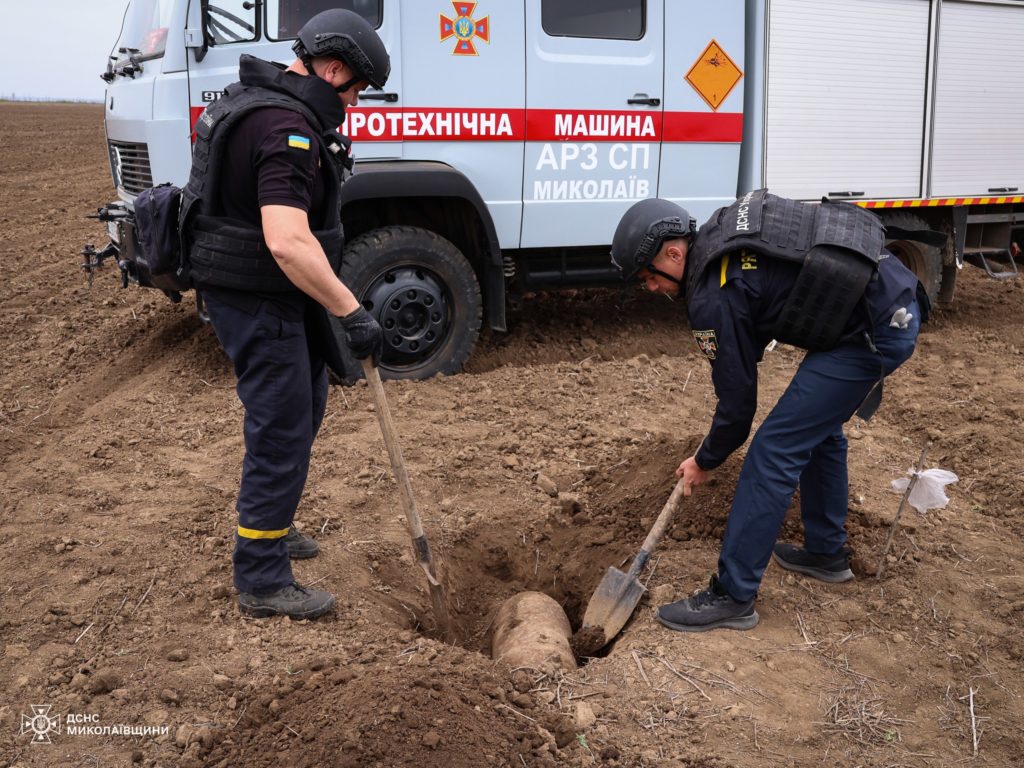 Рятувальники Миколаївщини знешкодили авіаційну та фугасну бомби часів Другої світової війни (ФОТО 6