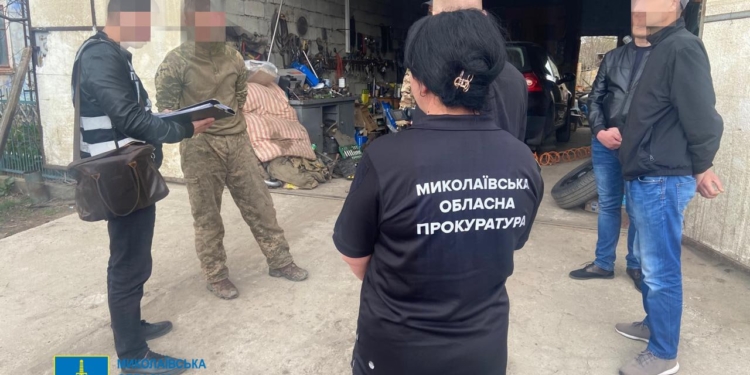 На Миколаївщині затримали зброярів – самі виготовляли у Вознесенську, самі продавали (ФОТО)