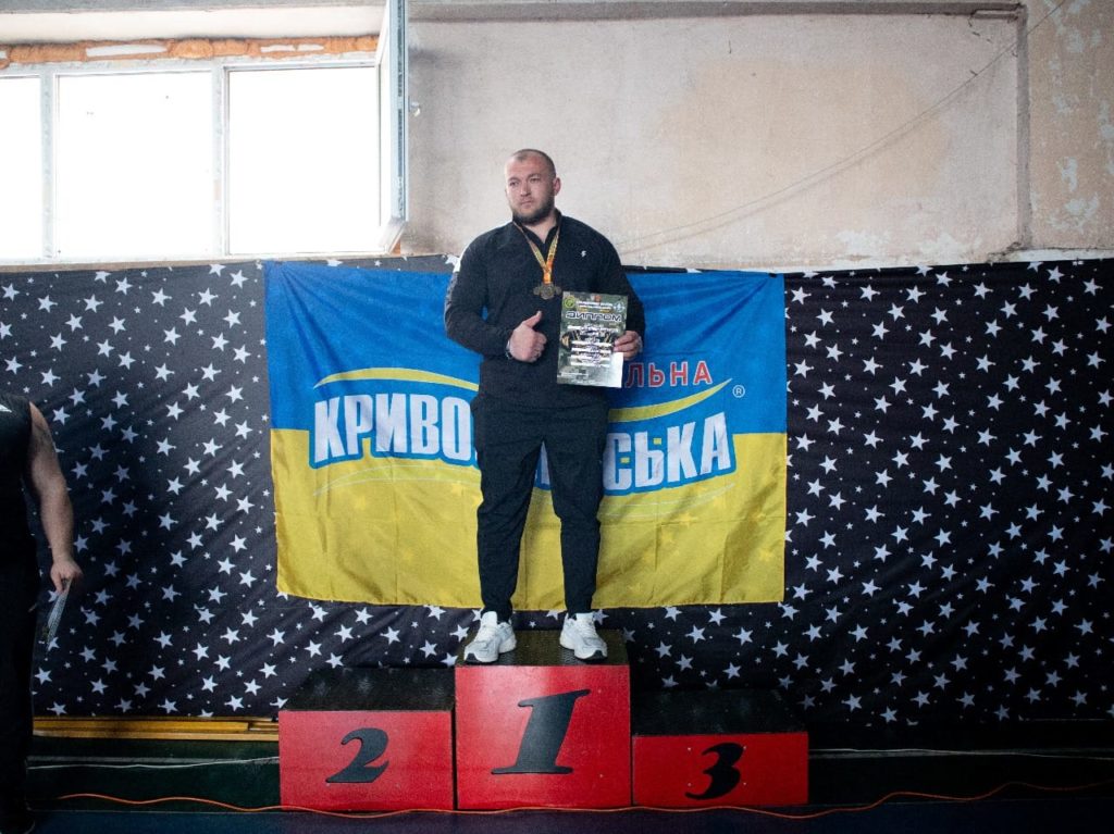 Три «золота» і одне «срібло»: нацгвардієць з Миколаєва знов здобув нагороди чемпіонату України з пауерліфтингу (ФОТО) 9