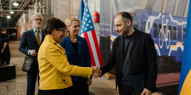 Укрзалізниця отримає $156,6 млн позики для придбання близько 40 дизельних локомотивів (ФОТО)