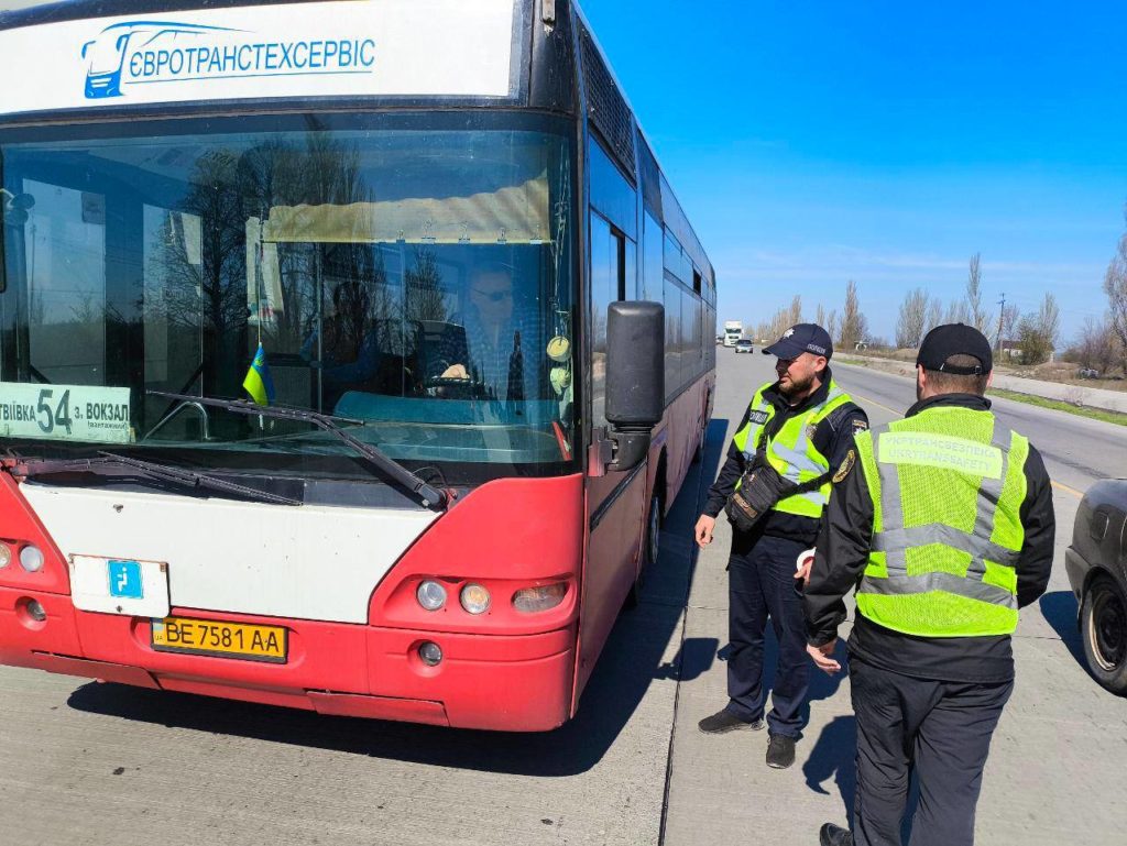 На Миколаївщині Укртрансбезпека і Патрульна поліція вийшли «на полювання» (ФОТО) 11