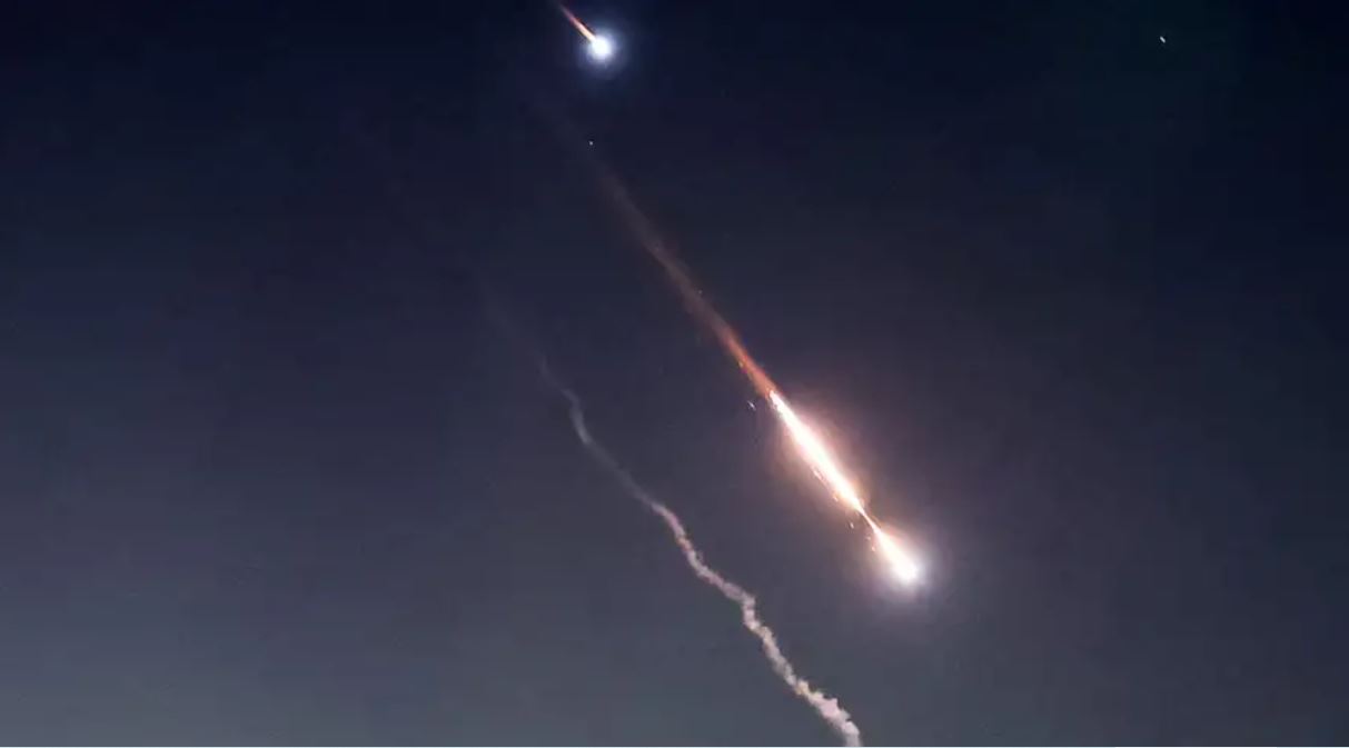 Військові США збивають іранські безпілотники, які атакують Ізраїль