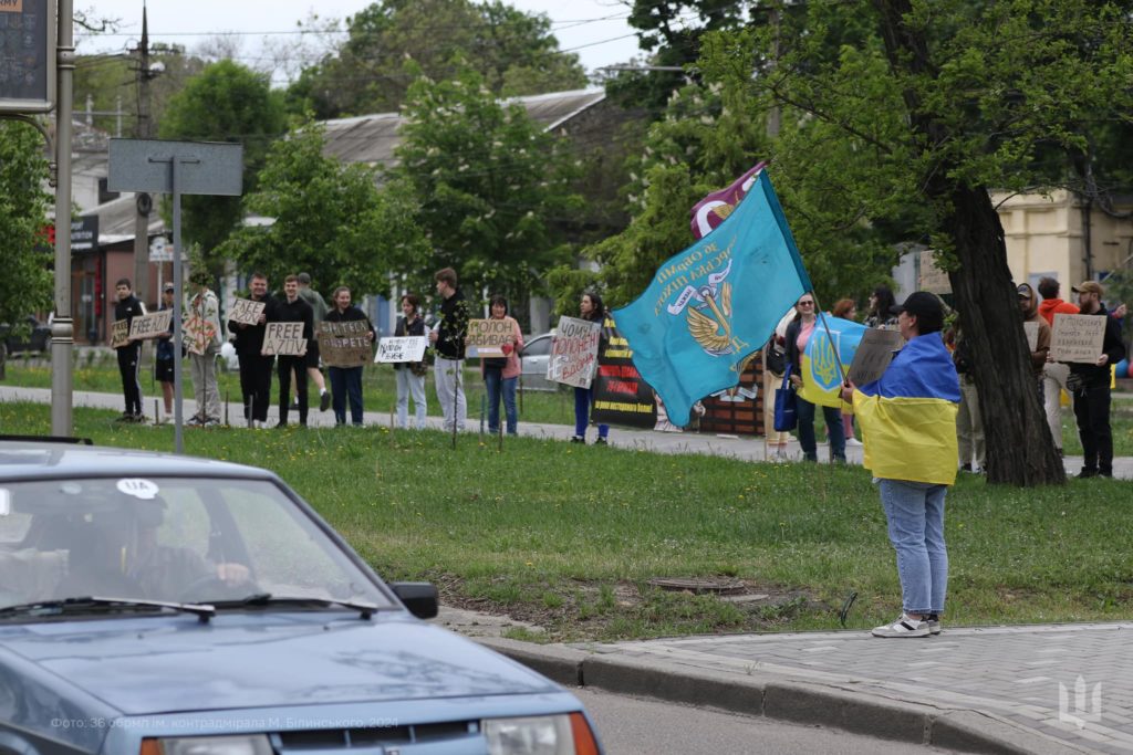 У Миколаєві відбулась чергова акція на підтримку військовополонених захисників (ФОТО) 13