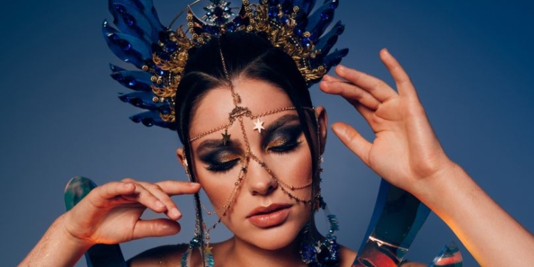 Міс Всесвіт Україна привезла на конкурс екокраси сукню з сміття, але одразу і не скажеш – виглядає дорого (ФОТО)