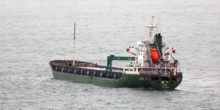 Південна Корея перехопила судно КНДР, яке йшло в РФ