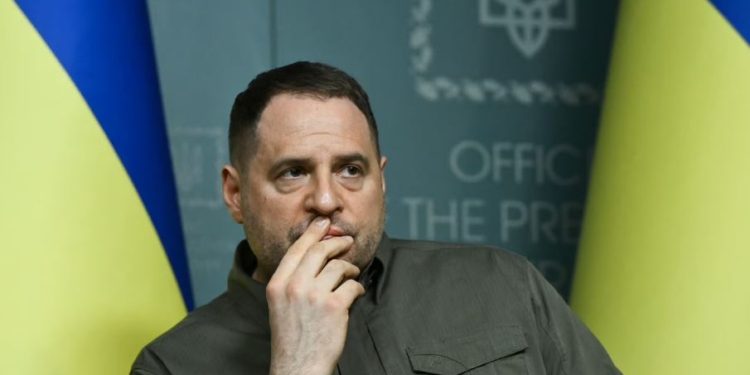 “Має бути розплата. Оскільки єдина мова, яку вони розуміють – це сила”, – Єрмак про “заборону” США бити по НПЗ