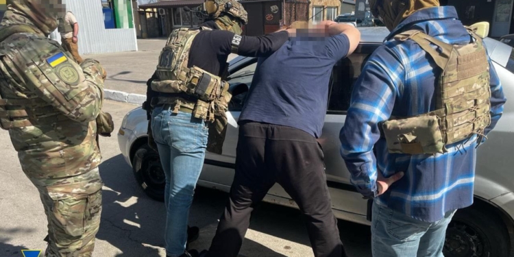 СБУ затримала агента, який наводив дрони на ЗСУ та керівництва Херсонської ОВА (ФОТО, ВІДЕО)