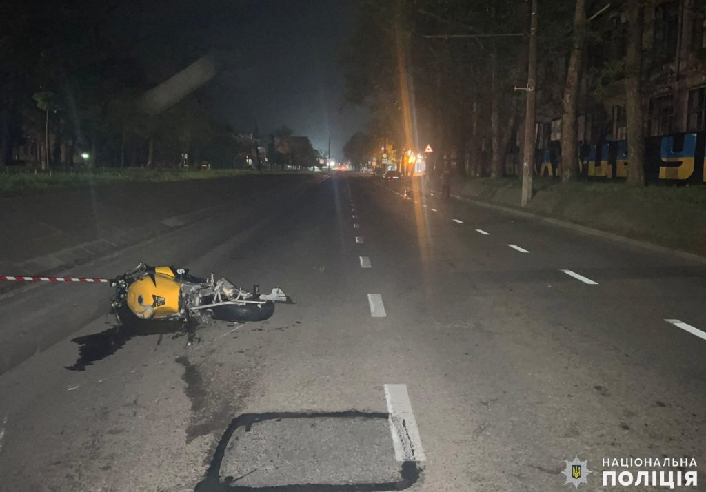 Вчора в Миколаєві на проспекті Центральному зіткнулися мотоциклісти - вижив один (ФОТО) 4