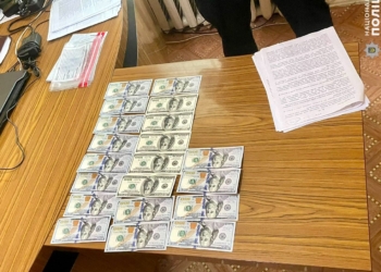 На Миколаївщині жінка намагалася відкупитися від поліції – $2 тис. не допомогли (ФОТО)