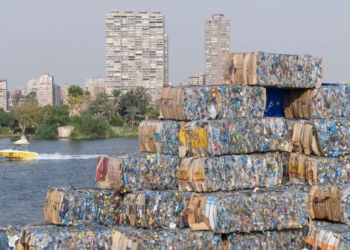 Сьогодні День Землі, “герой дня” – пластик. І знову Китай і Іран – вісь зла