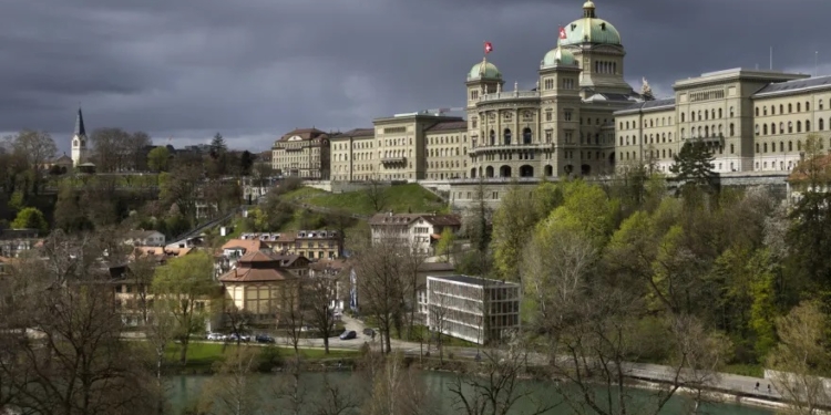 Парламент Швейцарії вимагає від уряду країни прийняти окрему стратегію України