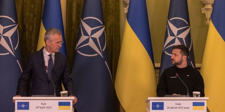 НАТО розглядає п’ятирічний фонд допомоги Україні у розмірі $100 мільярдів