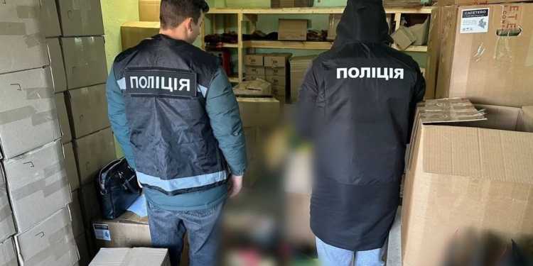 Контрафактну каву, спеції і інші продукти під марками українських та світових брендів нечисті на руку ділки продавали на Миколаївщині та Херсонщині (ФОТО)