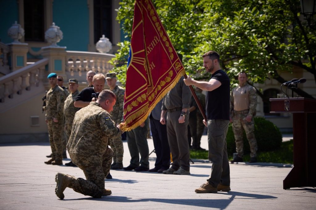 День морської піхоти: державні нагороди, прапор 66-му дивізіону миколаївської артбригади і відзнака «За мужність та відвагу» 1-му батальону 36-ї бригади (ФОТО) 21