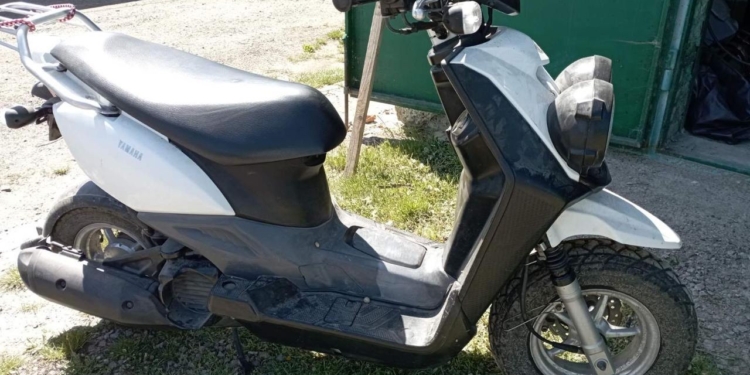 У Первомайську на Миколаївщині чоловік розібрав дах гаражу та викрав мопед (ФОТО)