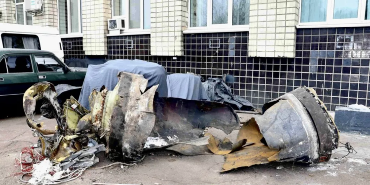 Північнокорейські ракети, які вбивають українців, зібрані з деталей із США і Європи (ФОТО)