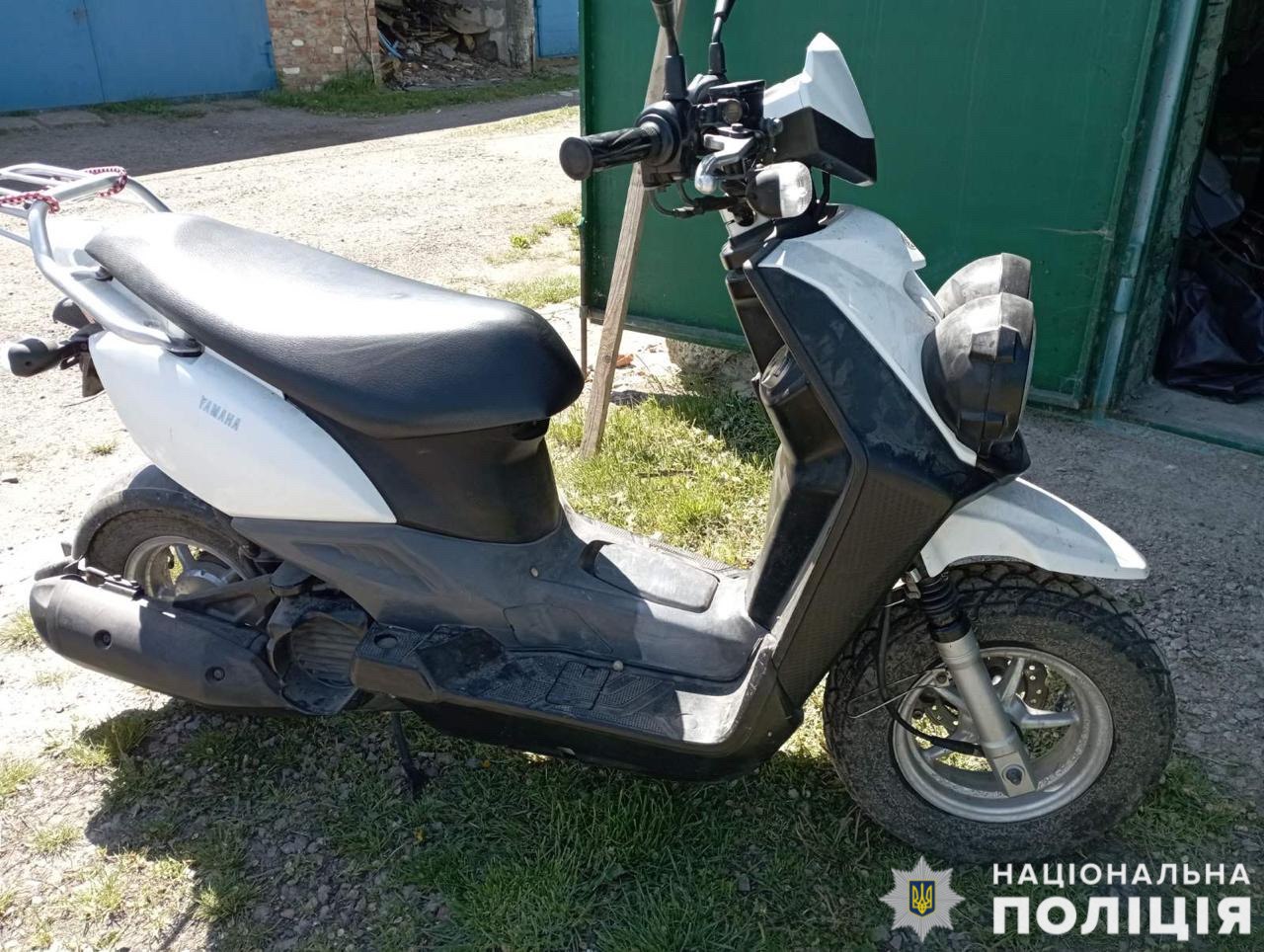 У Первомайську на Миколаївщині чоловік розібрав дах гаражу та викрав мопед (ФОТО)