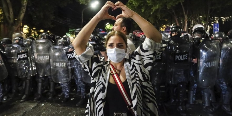 Парламент Грузії прийняв закон про «іноагентів»