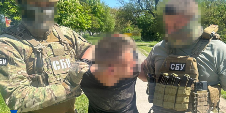 Мешканець Кропивницького за допомогою вебкамери хотів скоригувати ракети по ешелонах ЗСУ