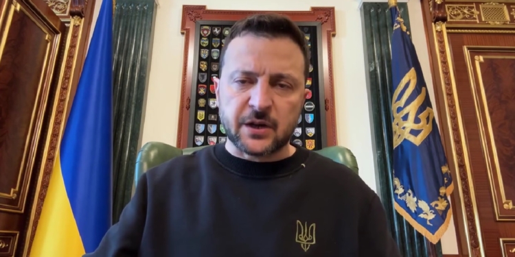 «Зараз усе більше стає наших результатів – ми знищуємо піхоту окупанта і техніку на Харківщині, збитий російський Су-25 на Донеччині» – звернення Зеленського (ВІДЕО)