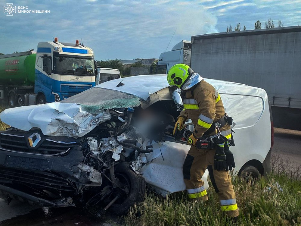На Миколаївщині в ДТП із Scania загинув водій Renault Kangoo (ФОТО) 1