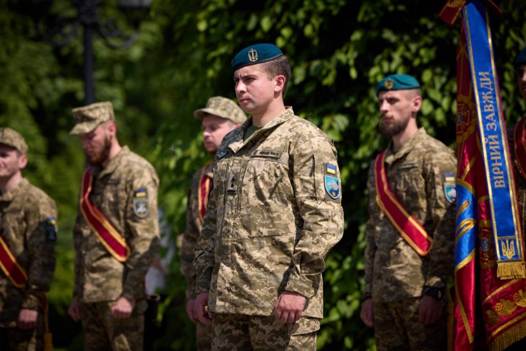 День морської піхоти: державні нагороди, прапор 66-му дивізіону миколаївської артбригади і відзнака «За мужність та відвагу» 1-му батальону 36-ї бригади (ФОТО) 5