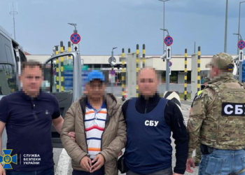 З України до Польщі екстрадували координатора міграційної кризи на кордоні ЄС та Білорусі (ФОТО)