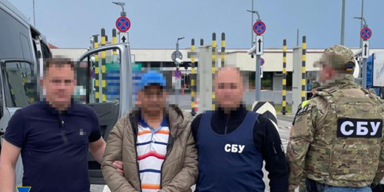 З України до Польщі екстрадували координатора міграційної кризи на кордоні ЄС та Білорусі (ФОТО)